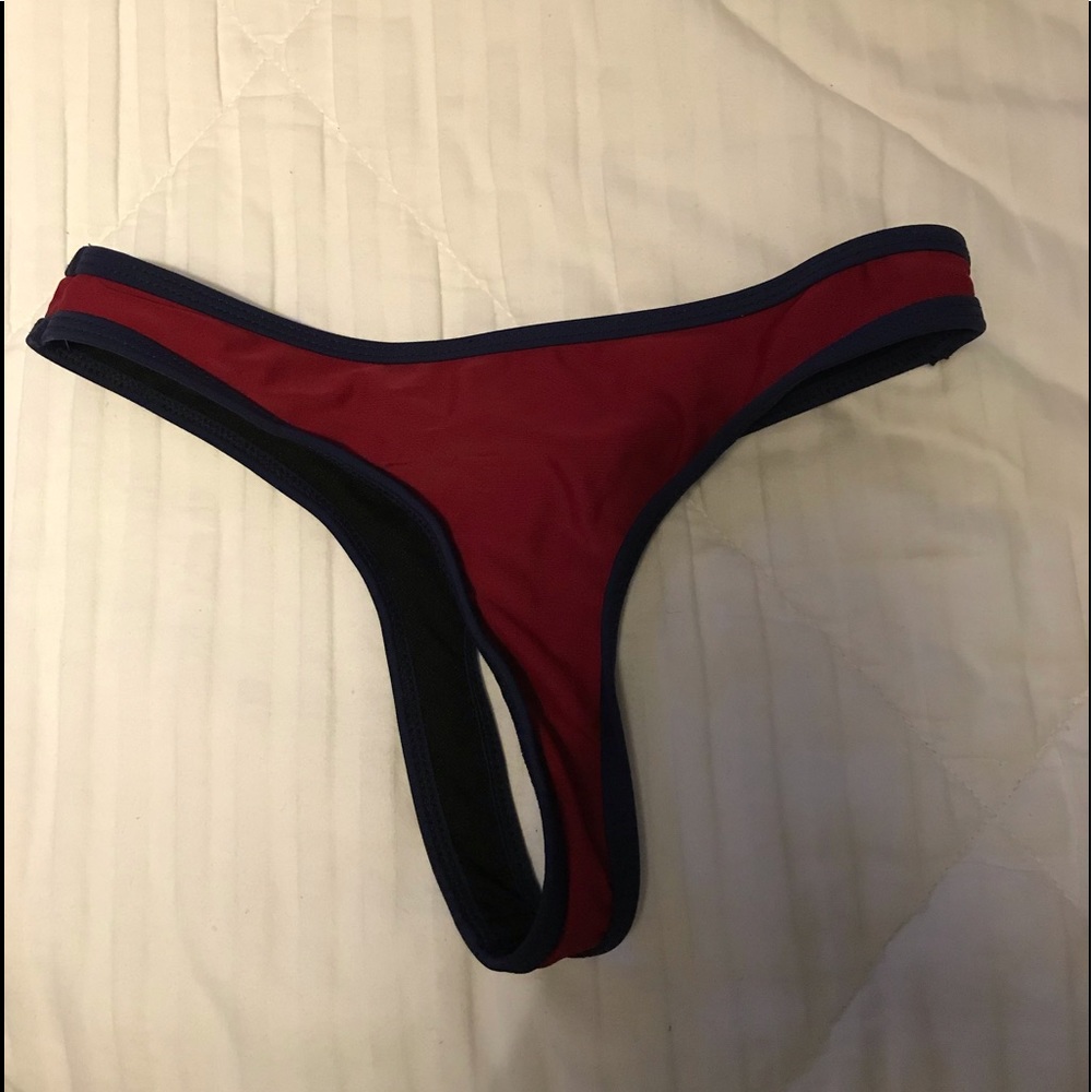 boutine la chooks thong bikini ! ⚡️